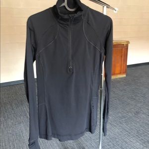 Lululemon 1/2 zip long sleeve running top